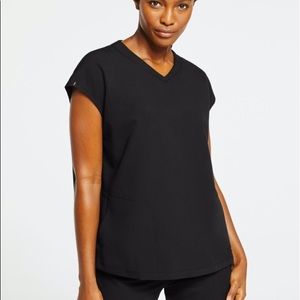 NWT Jaanuu 2-Pocket Cap Sleeve Scrub Top